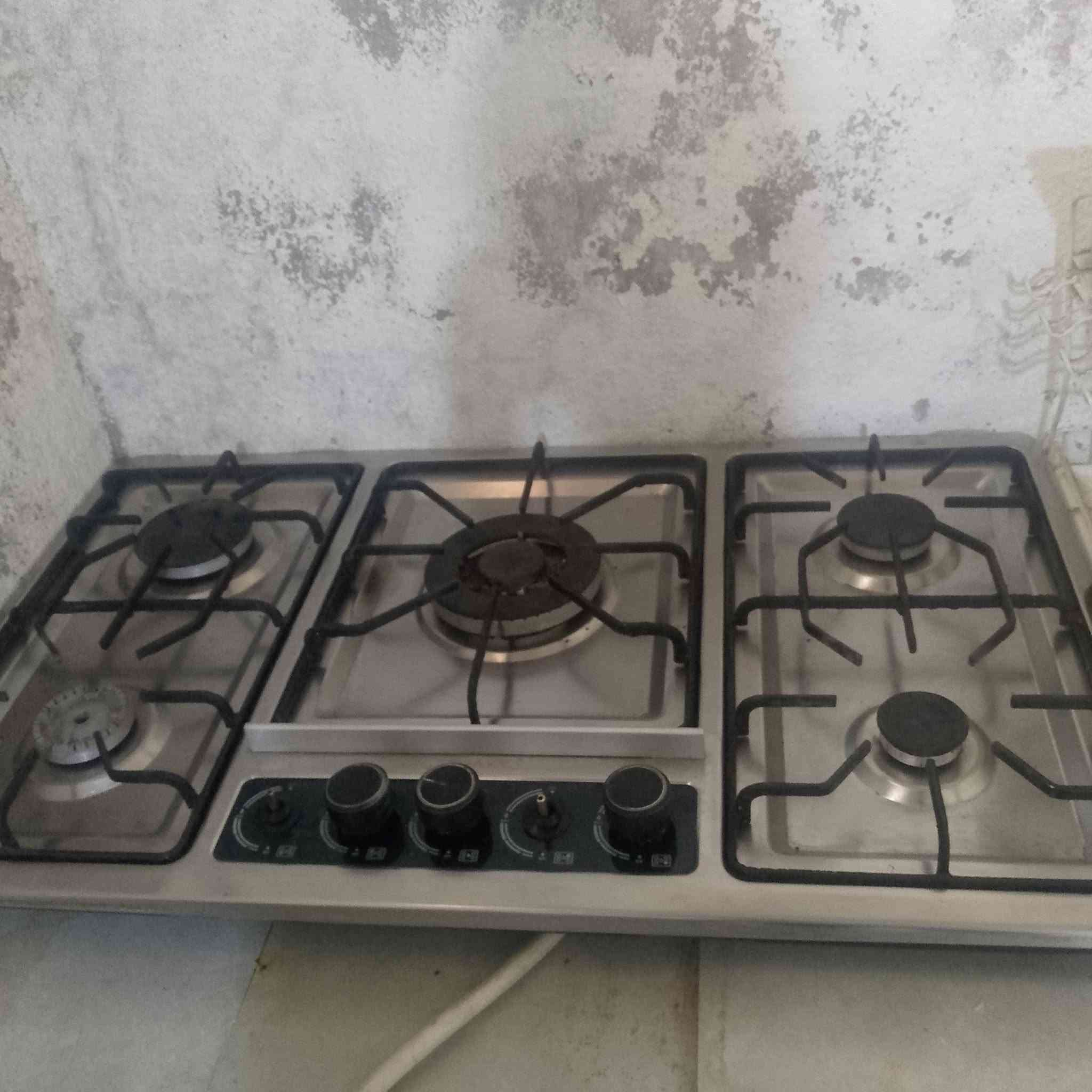 طباخ منضدي نضيف يحتاجه فقط قبق عين السعر 75 وبي مجال العنوان شط العرب الجزيره منطقة الريان 
سل ستيل ‏‪***********‬‏
