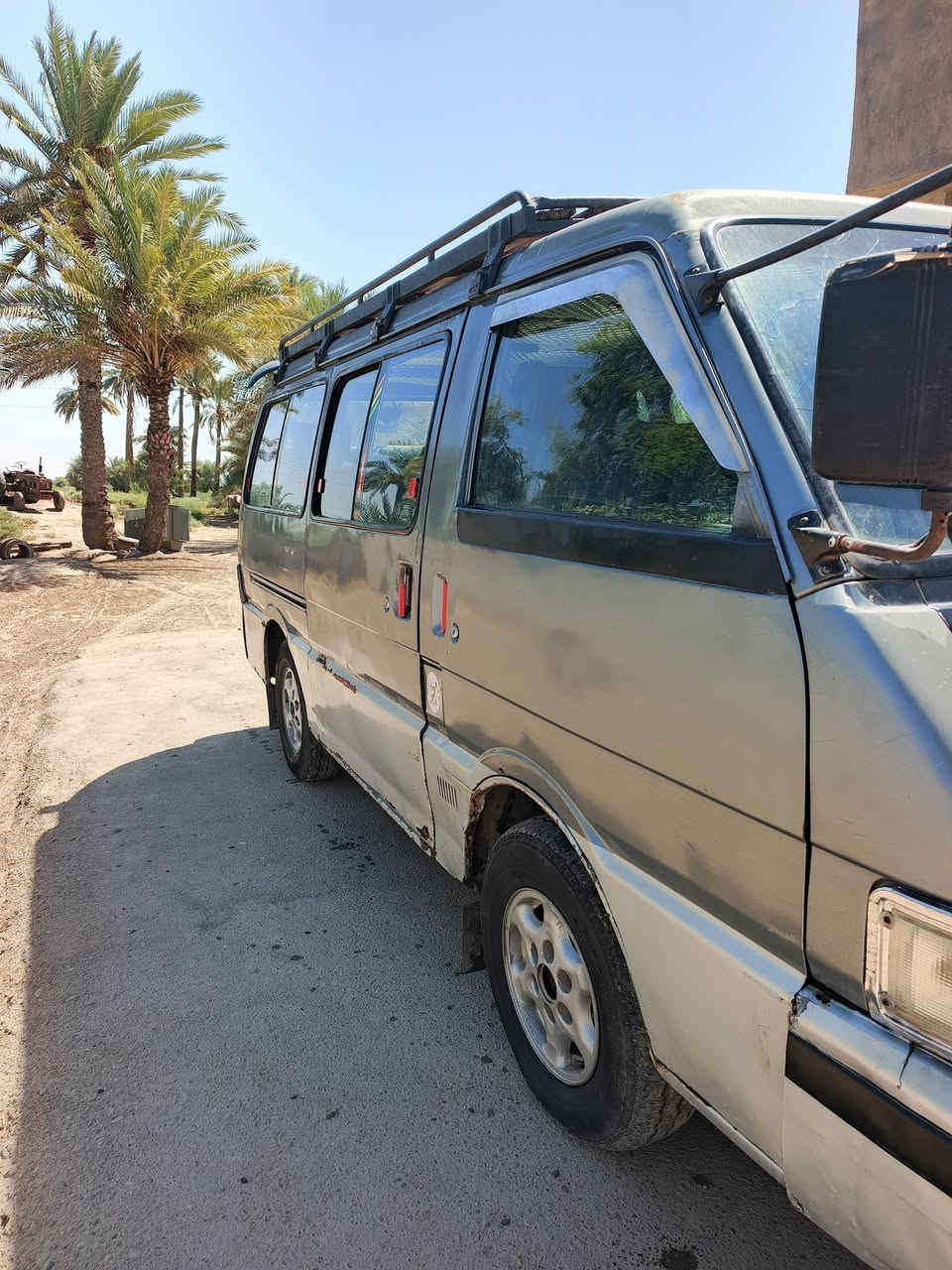 سلام عليكم
كيه بسته موديل 93.رقم بغداد 

كير محرك اكسن كفاله 

دوشمه جديده 

باتري جديد 

صدر باور كهربايات

مصفره هيئه  

تخم تاير. سياره ما ناقصها اي شي 

السعر 30 بيها مجال مكان السياره بغداد ابو غريب  ***********  /  ***********
