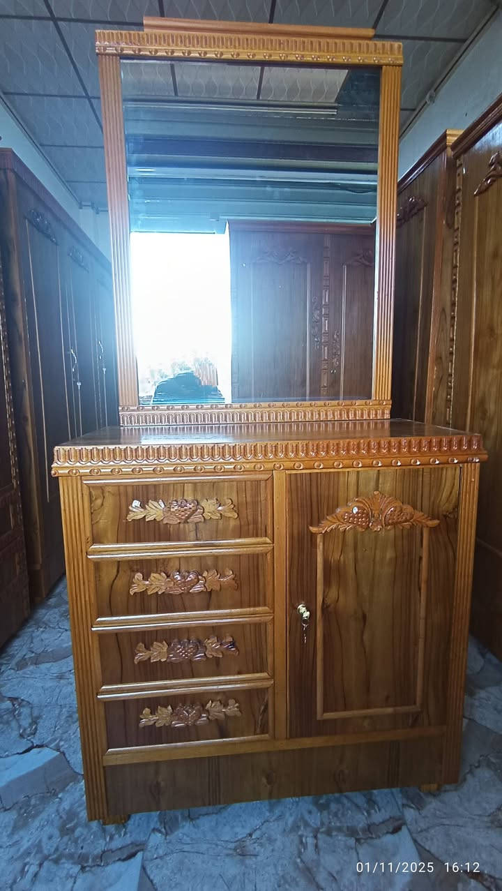 معرض ابو سيف للاثاث الراقي لبيع جميع انواع الاثاث الجديد العنوان حي بيسان سايدين الرشيدية مقابل دائرة الزراعة للاستفسار و معرفة الاسعار التواصل على الخاص او الاتصال على الهاتف ***********
