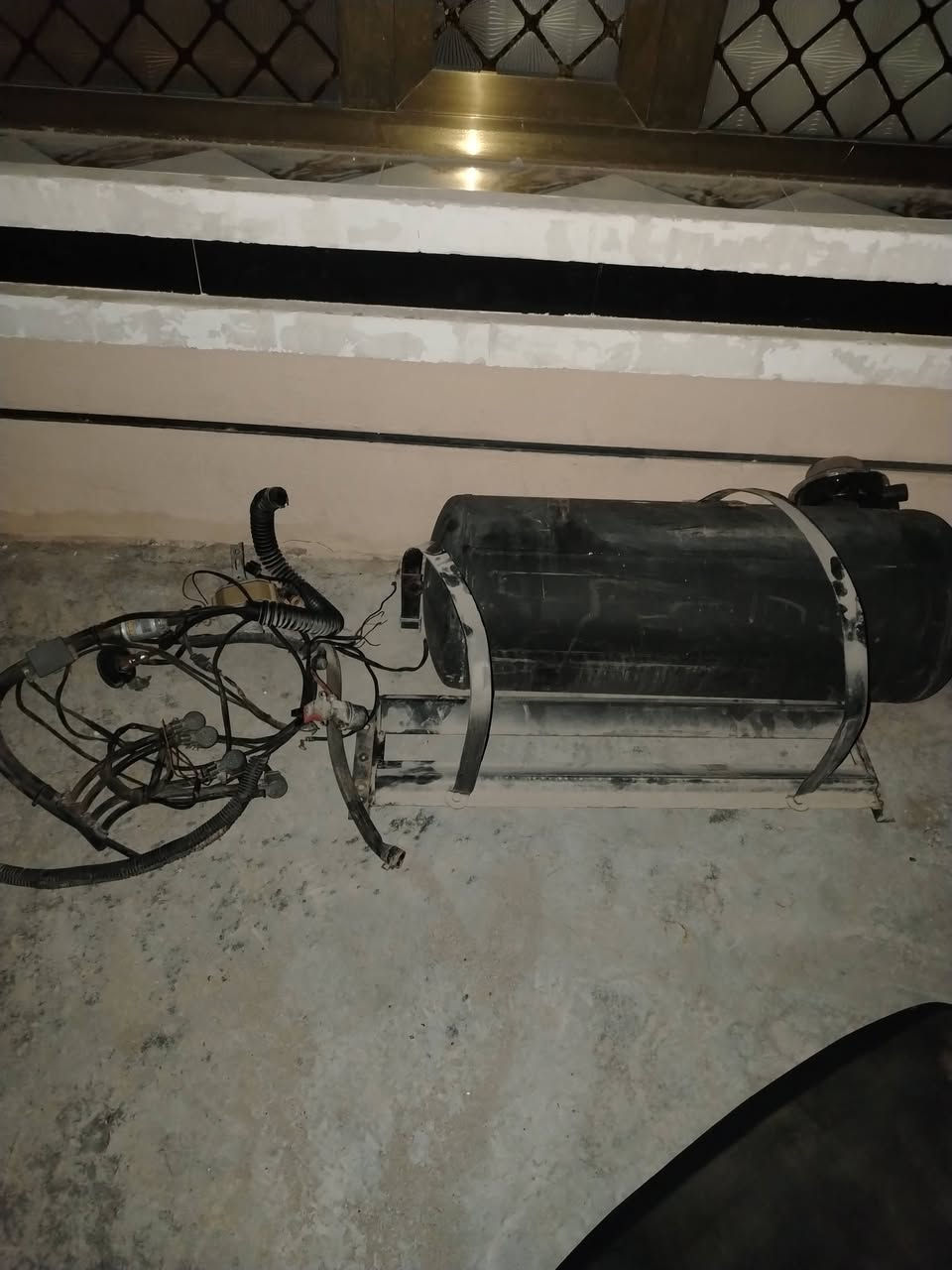 منضومه غاز سعه 65 لتر جاهزه برغي نقص مابيها معروضه 350 الف وبيها مجال قليل جانت مشدوده ع سياره وبعتها وياها الكارت الاصفر***********
