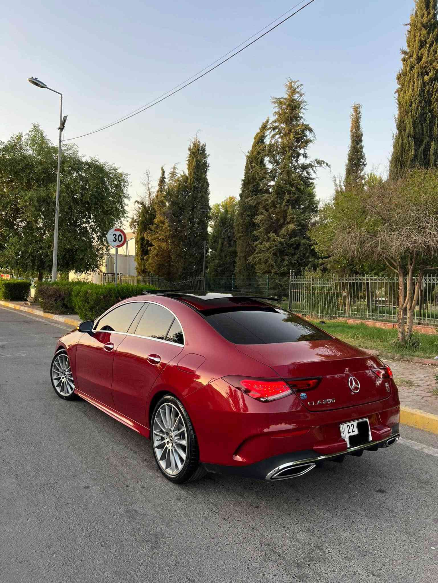 سلام عليكم 
Mercedes Benz Cla 250 2023
فول مواصفات 
قطعتين صبغ 
ارباك ستيرن سيستم 
سيارة جديد مابي ربع دينار مصرف 
ماشي ٣٤ الف 
سعر ٢١٨ ورقة مجال 
مكان اربيل 
واتساب *********** أربيل, العراق
