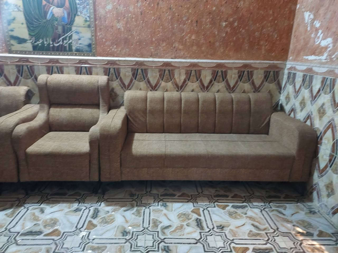 السلام عليكم   تخم وكاونتر للبيع  التخم سعره ٣٠٠ والكاونتر ٣٠٠،٥٠ نظيفات جداً *********** للتواصل
