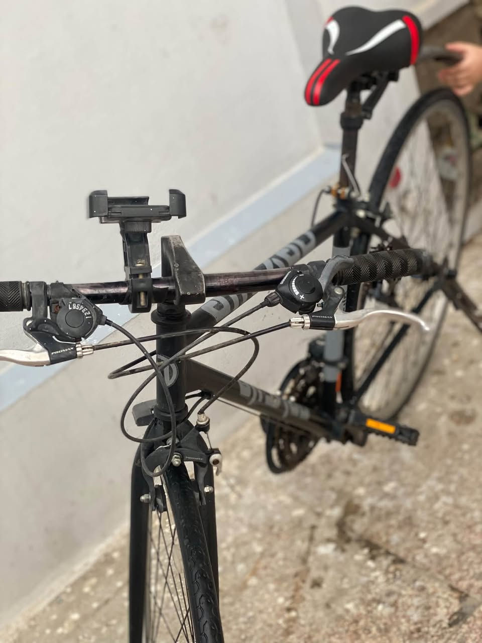بايسكل c700 نضيف وحلو لونه اسود للبيع سعره 100 وبي مجال حك الجيه
مكاني نجف 
 راسلني ع الخاص او هذا رقمي واتساب فقط ***********
