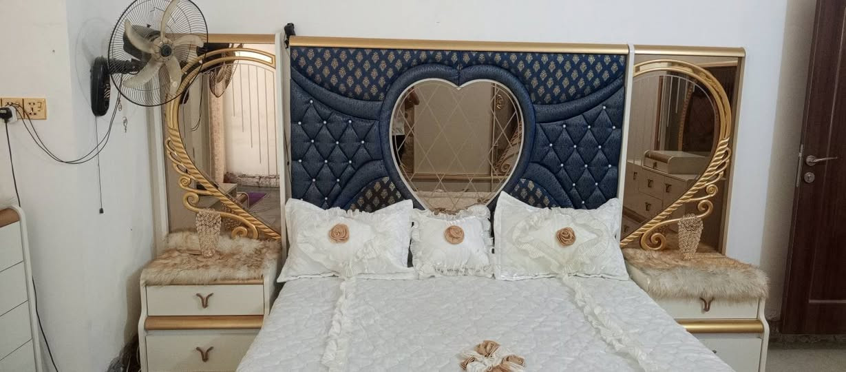 سلام عليكم غرفه تركي ضخمه للبيع غرفه نضيفه نشرات داخليه 9 قطع  ويا دوشك الستفسار
*********** مفتوح 
*********** وتساب فقط
