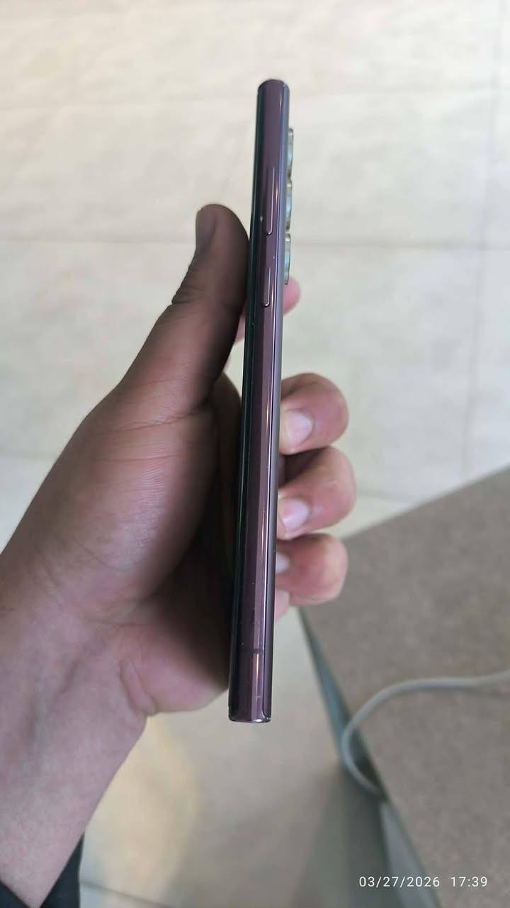 SAMSUNG GALAXY S22 ULTRA 
256/12
النضافه كدامك شخط مابيه 
قيم واخذ باليرضي الله 
للتواصل فقط واتساب 
***********

نص مكتوب في الصور:
- 03/27/2026 17:39
