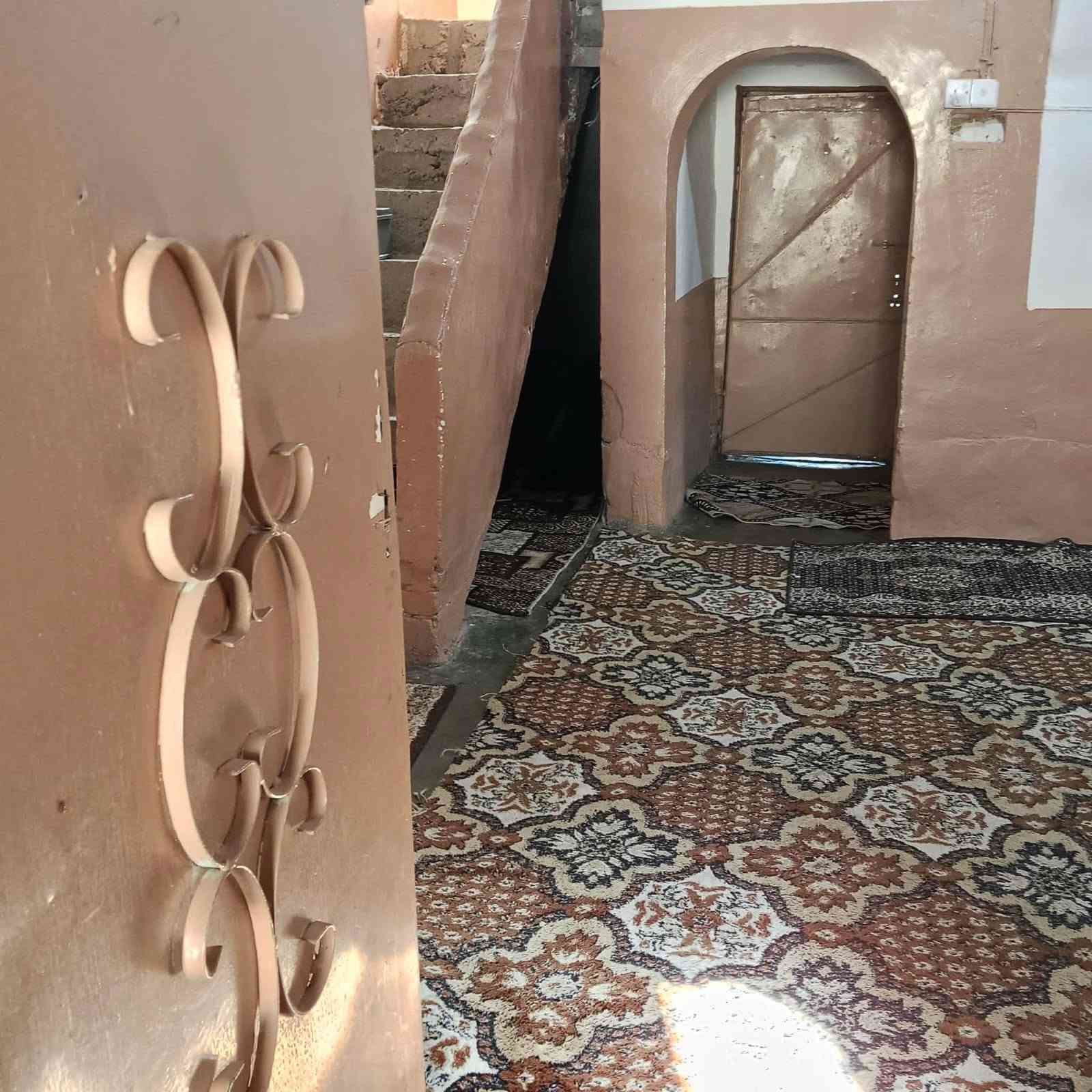 بلاش البلاش البلاش
تاخذ شي صافي 

 
بيت بالجرية تليح رجلك بالكورنيش مباشره سفرة سفوري
والسعر جكليت ( 18 ) وبي مجال 
بيت الصالح الگعب سابقآ
{غرفتين نوم كبار هول مطبخ مخزن خارجي ربعة خارجية مال مشيخانيات وترتيب}
بس يريد شراي يشتري راحة باله المغرب هوه بيت له حلال زلال
وهلا بالمعاميل ***********
