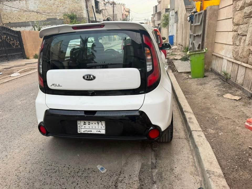 كيا صول ٢٠١٥ فووووووول مواصفات 
بانورما 
جلد 
كشن كهرباء
بصمه 
شاشه كامره متحركه
ماشيه ٩٠
صور السونر  مرفقه بالصور
مكان السياره الكاظميه
الستر المطلوب 108$
*********** بغداد, العراق
