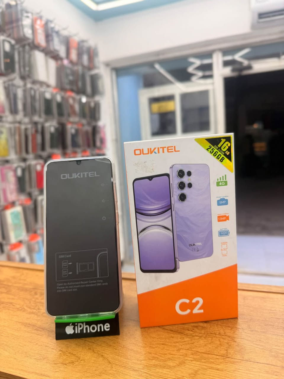 للبيع: OUKITEL C2 (جديد بالكارتون) 📱
جهاز اقتصادي ممتاز بسعة تخزين كبيرة وتصميم أنيق:
🔹 المواصفات الأساسية:
• الذاكرة الداخلية: 256 جيجابايت
• الذاكرة العشوائية (RAM): 16 جيجابايت (4GB أساسية + 12GB ممتدة)
• الشاشة: بحجم 6.52 إنش
• الكاميرا الخلفية: بدقة 13 ميجابكسل
• الكاميرا الأمامية: بدقة 5 ميجابكسل
• البطارية: سعة 5000 mAh لعمر بطارية طويل
• الشبكة: يدعم اتصال الجيل الرابع 4G  
📌 الحالة: جديد بالكارتون مع كامل أغراضه
🚫 ملاحظة: لا يوجد توصيل
💰 السعر: [ 275,000]
📍 العنوان: بغداد / الدورة / أبو دشير - خلف البغدادي
📞 للتواصل: ***********
