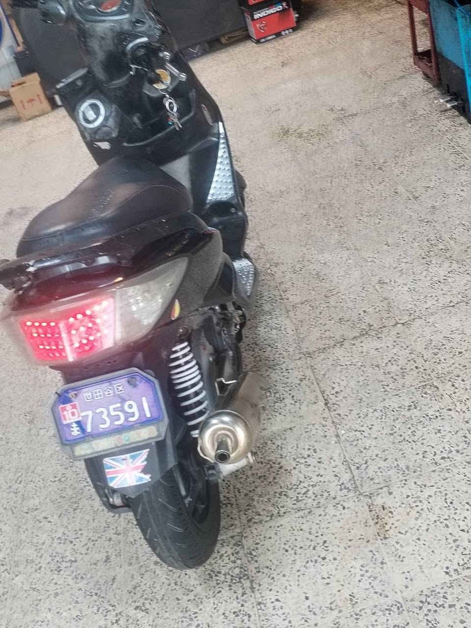 لسلام عليكم سكنس فحل ياباني نوزل البيع او مراوس دراجة مجفته قبل شهرين 58 كلجات رياضي صالونصه رياضي دراجه طيارة ونضيفه ما تعوبه من البيت المحل فقط ما طلع بيها هواي نقصها تريشه باقي كلشي مكفول سعر 650 وبيها مجال مكاني بغداد الشعب رقمي ***********

