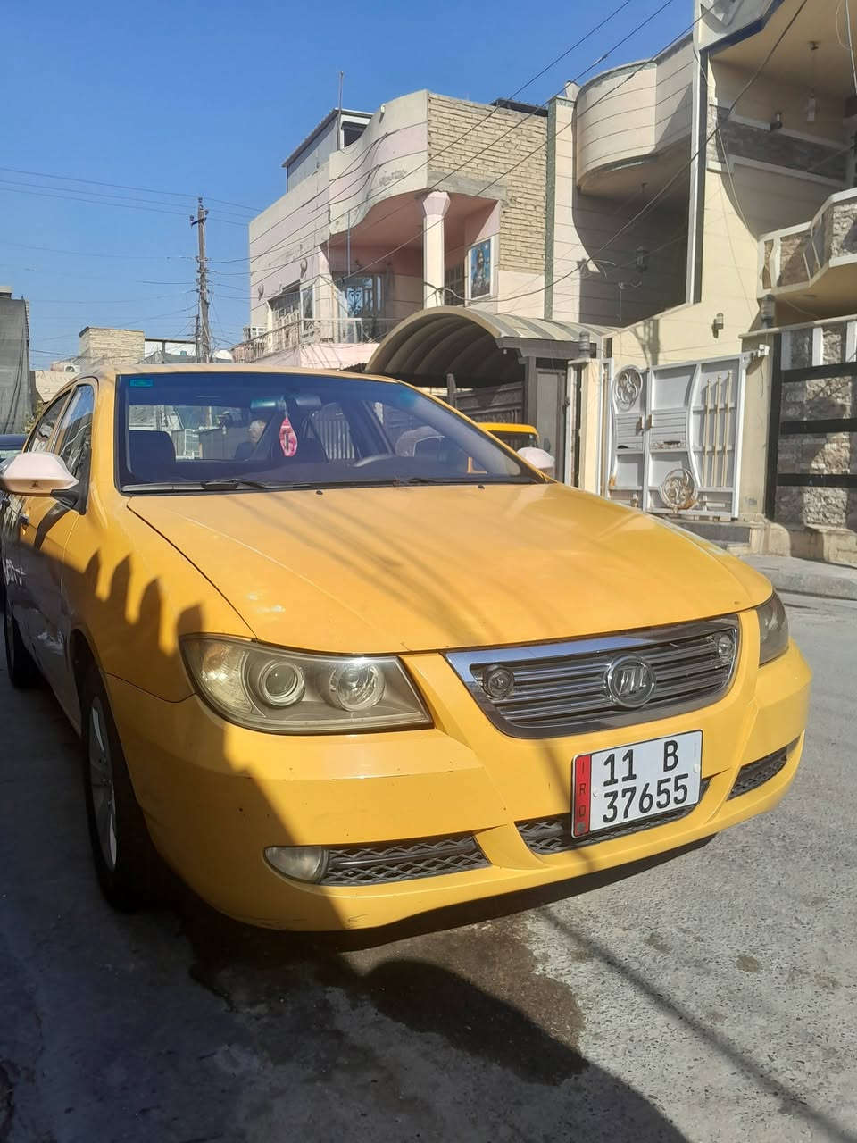 سلاعليكم ليفان ٦٢٠ لبيع سياره كفالا عده ضربته وصلا لحوض جديده تبريد ثلج بيها كمبريسر تتفه كورلا صدر أمامي خلفي جديد تايرات جديده مكينه ناعمه مصفره من كلشي سعره ٢٨ وبيه مجال ٠***********

