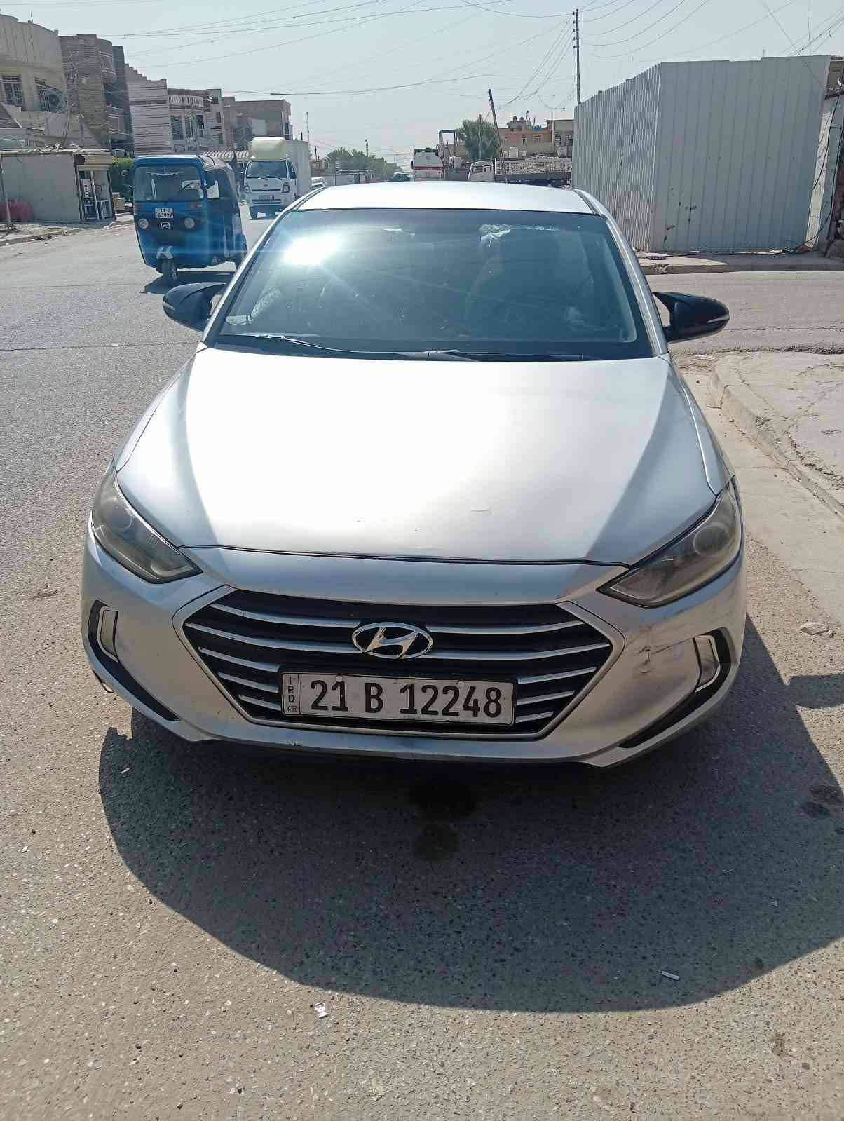 النترا اربيل      موديل 2017
السياره متجيه صفحه اليمنه 
وصبوغه عام محرك وكير مكفولات 
شاديلها محرك فورتي2024 ماشي 20الف 
السعر 90 
***********

