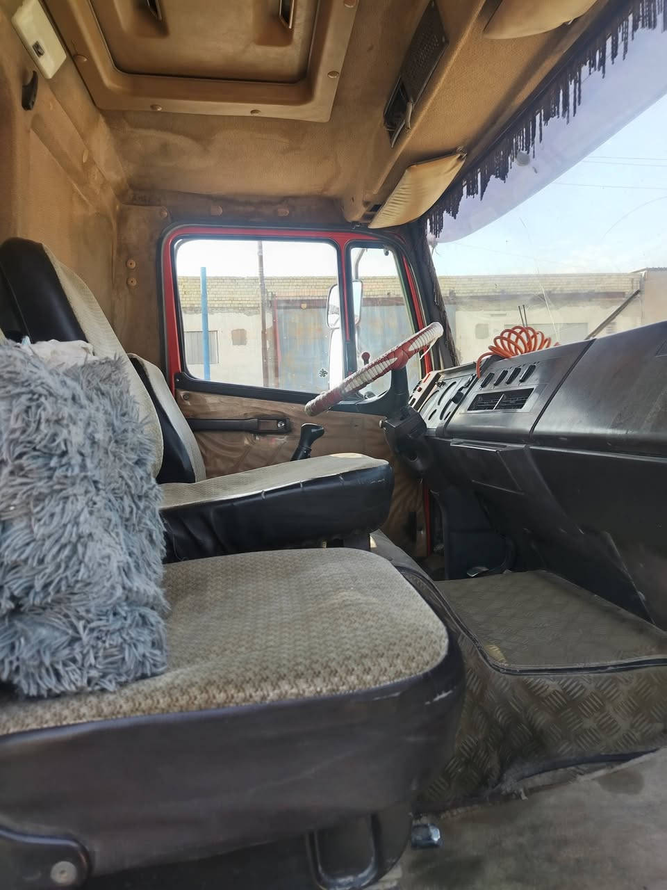 من رخصة صاحب الكروب . سيارة البه مديل ٩١ لبيع مكينه سوبر خير من الله وكير سبع نمر فقسه واكسن جانبو تخم تاير ٢٢ونص ٨ برغي سياره قطرا صبغ مابيه لا قماره ولاشاصي على وضع البلاد

***********
