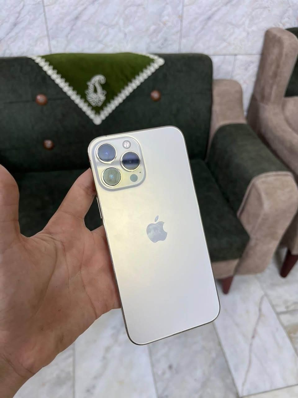 ايفون 13 برو ماكس 🔥
لون ذهبي مميز ✅
ذاكرة 256 ✅
نموذج M ✅
بطارية 85 ✅
نضافه 100% ✅
فيس ايدي شغال ✅
مكفول من العطل ✅
سعر 530 وبي مجال بغداد بلديات  امبدل شاشه تخبل رقم ***********
