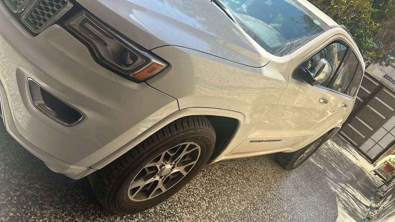 https://bid.cars/en/lot/1-46200193/2021-Jeep-Grandcherk-1C4RJFCT4MC623574
السلام عليكم 

جيب هيمي وارد امريكي 2021 اوفرلاند فووول 

‏  Jeep HEMI  5700

السيارة كاملة مابيهه اي نقص 

ماشية 79 الف كيلو متر 

كشنات خزن ميموري 

مرايات تعتيم الجوانب والوسط اوتو 

بانوراما 

جكات 

فور ويل

نضام صوت دمام 

نقطة عمياء 

نضام ايكو 

كشنات حار وبارد الامامي 

الخلفي تدفئة بالكشنات 

كشنين امامي كهرباء 

جلد بلادي

ادامة كاملة منضومة بانزين

السيارة حادثها موضح بالصور راجع سستم ايراك يعني الايرباك شغال مو دايودات

رقم اربيل 

بسعر 235

للاستفسار واتس اب  : ***********
