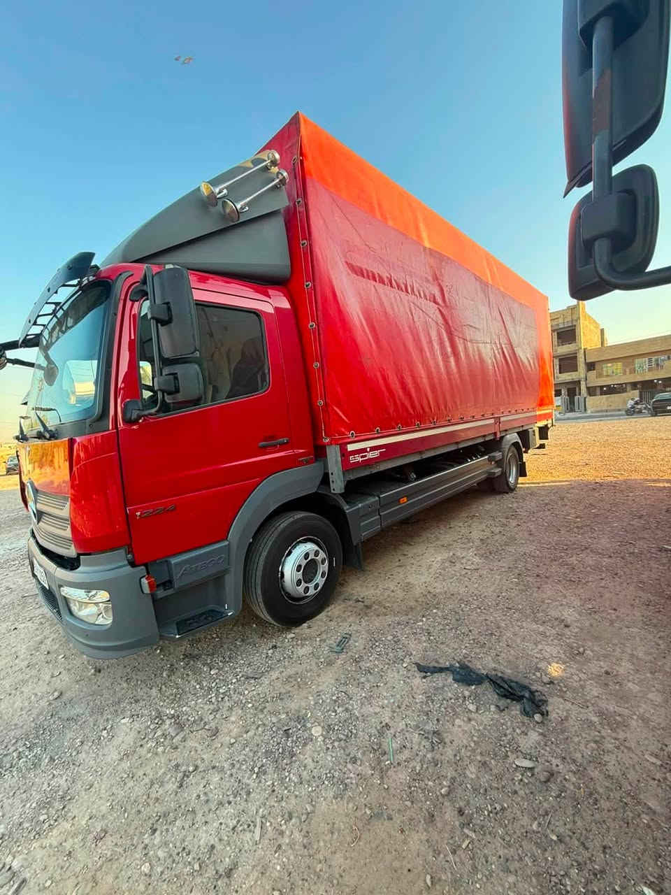 السلام عليكم اخوان اتيكو موديل 2016 سيارة جاهزة من كل النواحي تخم تاير الطول 7:25
‭***********‬
