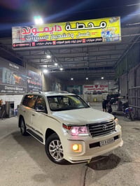 للبيع او مرواس حسب القناعه  لاندكروز ٢٠١٥  السياره جافيه ومصلحه مصبوغه...