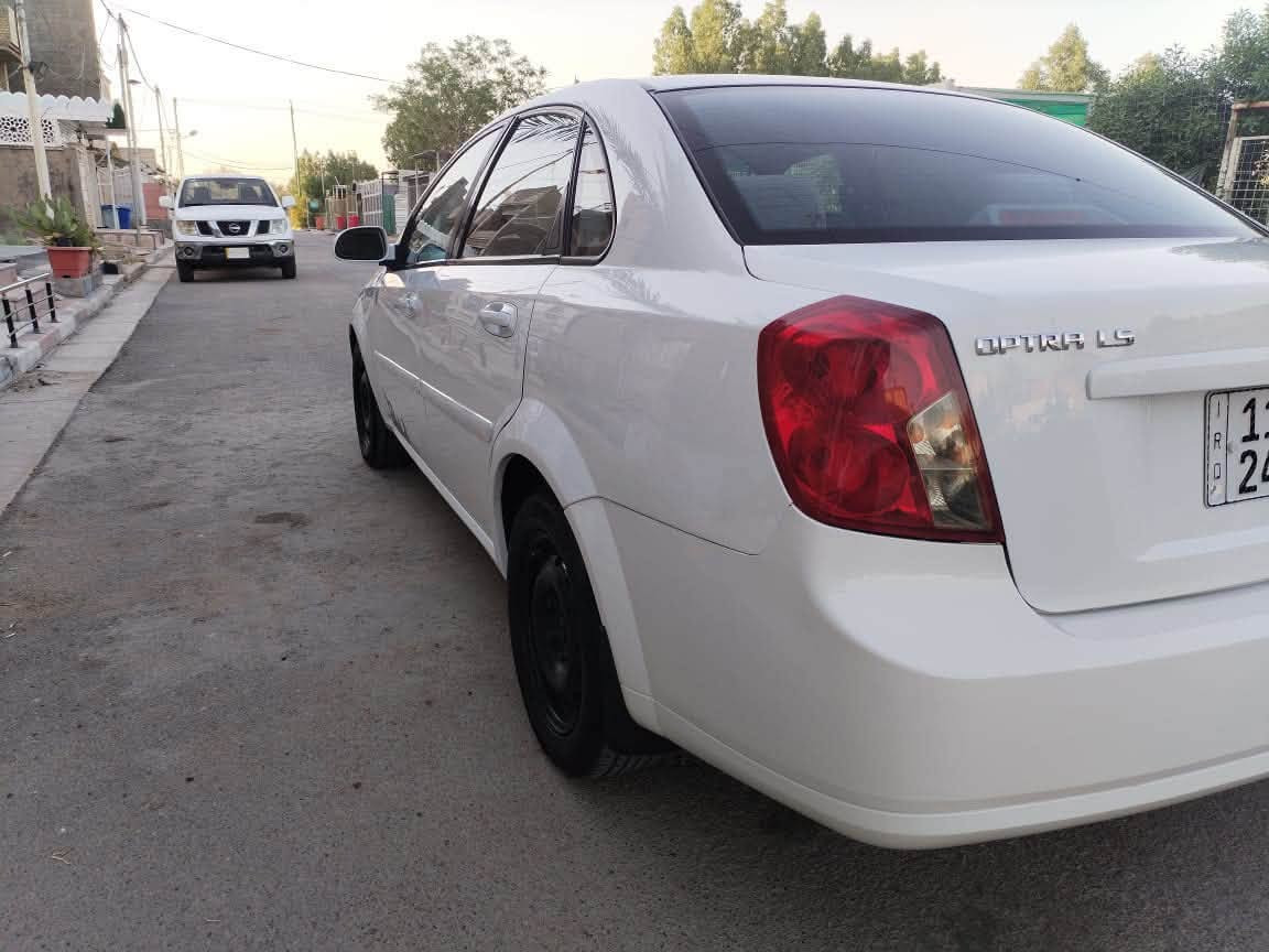 السلام عليكم عندي وبترا 2013 بيه جاملغ المامي اليسر مبدل اثر طخه باقي السياره مكفول
كير ومكينه خير من الله
تبريد ثلج
رايدته 84 وبيه مجال
مكاني حي الجهاد 
***********
