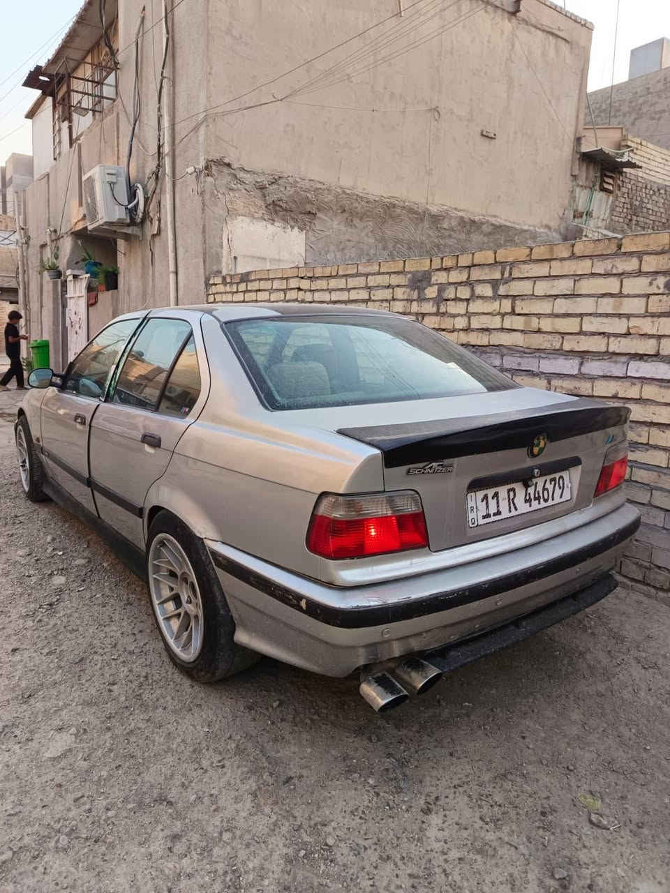 سلام عليكم بيع او مراوس ...بي ام E36 موديل ٩٤ مسكر اوتو يرادلها ترتيبات بسيطة لأن متروكة السيارة حاليا شغالة وترايك للبصرة مكاني بغداد جديدة ‏‪***********‬‏
