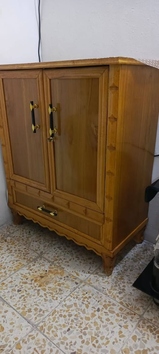 سلام عليكم..
غرفه اخشاب للبيع ..
غرفه كلش نظيفه تفصال مو مال سوك
السعر ٩٠٠ الف وبيه مجال شي قليل
للاتصال.. *********** بي واتساب
