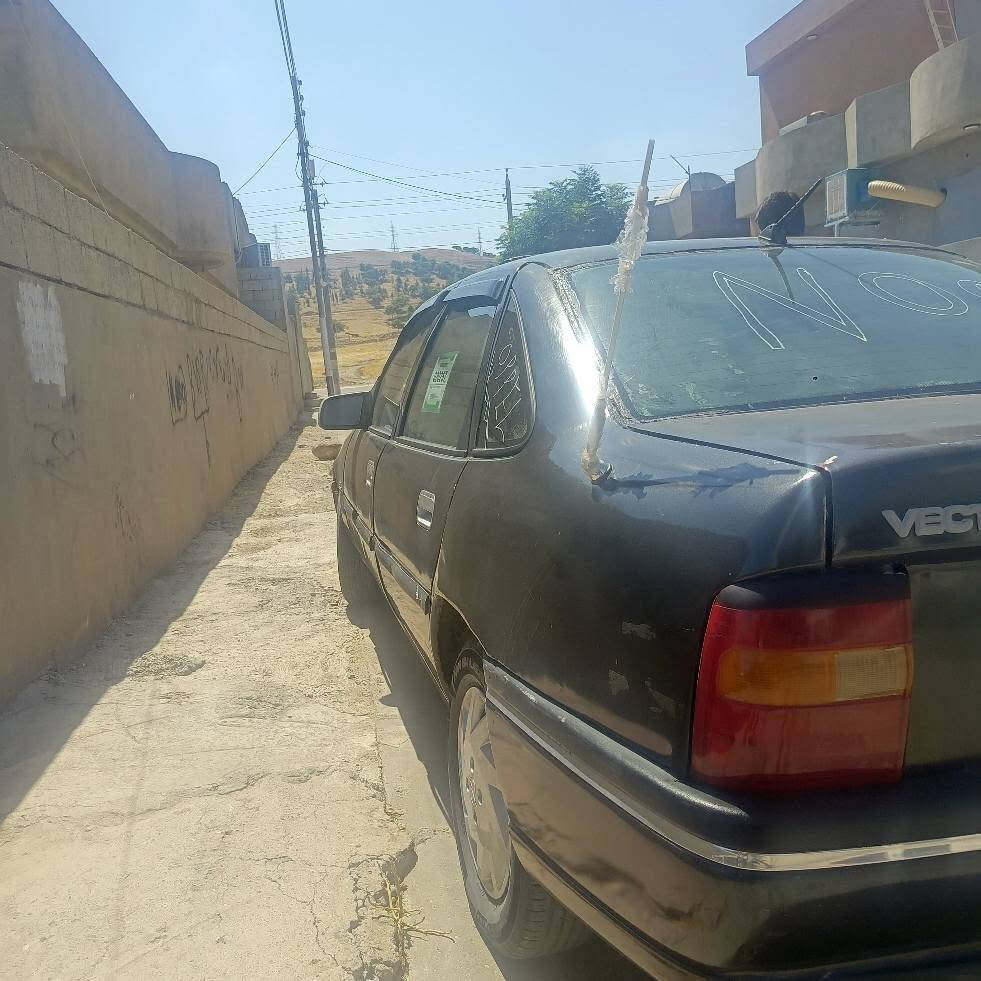 بـەناوی خودای گەورەو میهرەبان 
ئۆپڵ ڤیکترا گێر مەکینە سەنەوی ئەوەلیات دزیاری قەرزاری بەشەرد مەکینە 20 ئێرفلۆتازە گۆڕاوە هەموو گیانی بەشەرد کارەبای کامل ئیشەکات هیچ مەسرفێکی تیانیە ڕەقەم کرکوکە نرخی ئەم سەیارەیە 15گڵاو مەجالێ کەم مووشتەرینیت سەری منیشوو خۆتیش مە ئێشێنە جوابی نامە نایەمەوە  تەلەفون بکە خزمەتتەکەم*********** شوێن چەمچەماڵ أربيل, العراق
