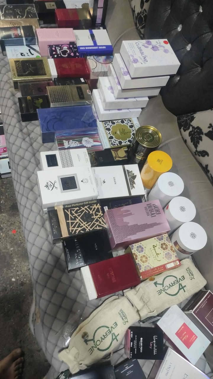 شلعة عطور للبيع العدد 1000 عطر وركسونا مال تعزيلة مال محل كلهم ماركة واصليات وبسعر مغري شراي تعال خاص او اتصل وتدلل ***********/***********
