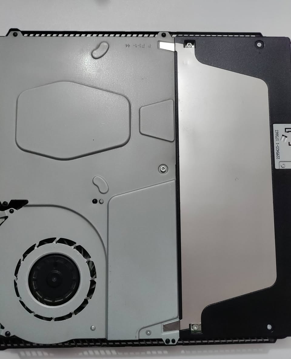 بلايستيشن 4 سليم PS4 Slim) للبيع المساحة : 500

النظام: 13.52

التشغيل:

جيجابايت (500). اونلاين الملحقات جوستك واحده + وايرات كامله +لوك ستيكر غير مفتوح +بدون كارتونة+7العاب+العنوان ديالى دلي عباس +السعر 250ألف+واتساب ***********
