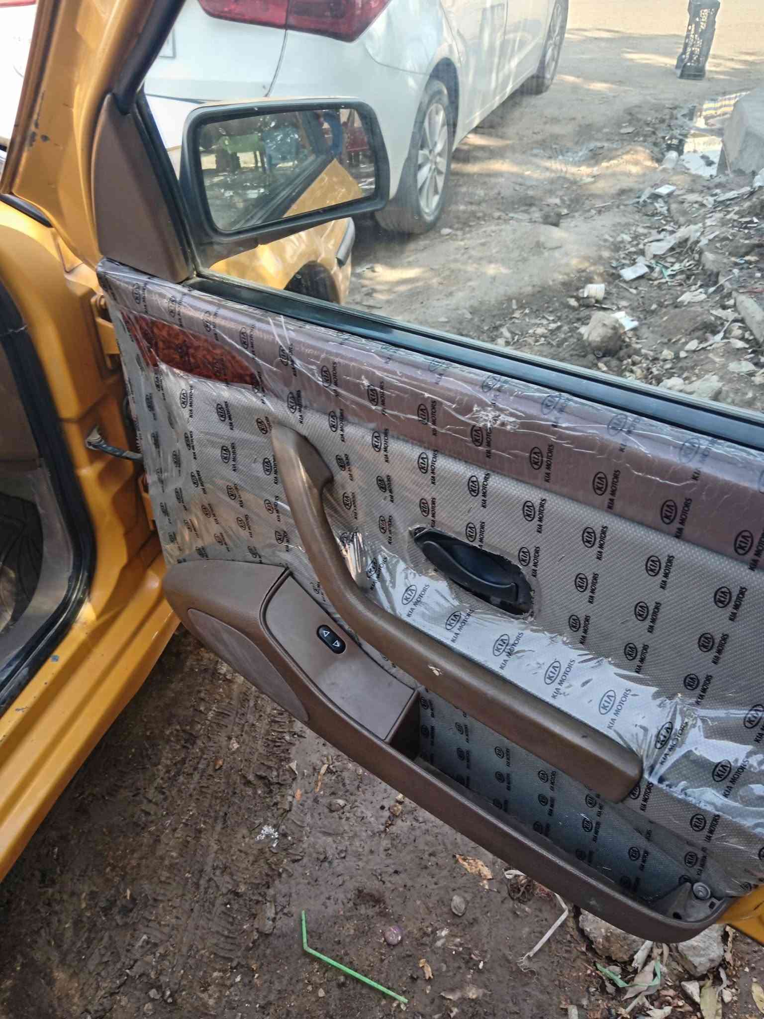سمند 12رقم بغداد دولي اصل كرستال حلوه وجاهزه حته تبريد ما بيه اي نقص السعر 37 مكاني نجف حيره 
مامتواجد على الفيس اتصال بس***********
