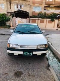 مكلف بلنشر نيسان بريميرا  للبيع مديل 1992 رقم نينوى محرك بدايت صرف امب...