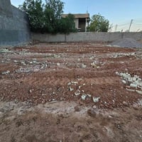 قطعة أرض مساحة 252 قرب تقاطع خلف ملعب هاشم خميس يبعد عن الشارع العام 6...