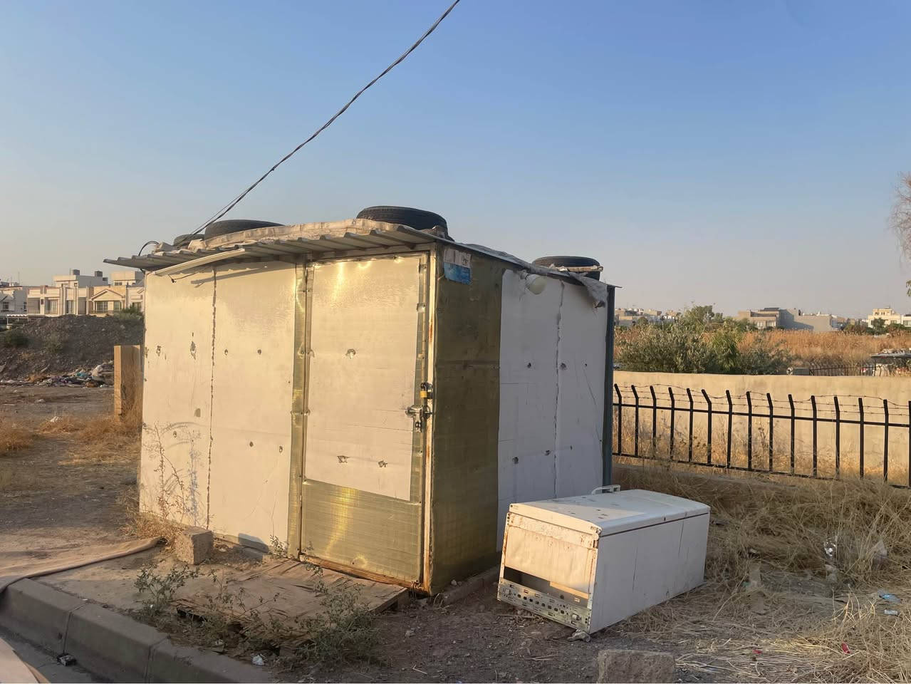دووكان كابینە بۆ فرۆشتن 
شوێن : رۆشنبیری دووسایدی مزگەوتی ملا فاتح 
*********** أربيل, العراق
