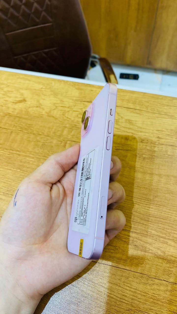 آيفون ١٥ • ١٢٨ • بطارية ٩٥٪
