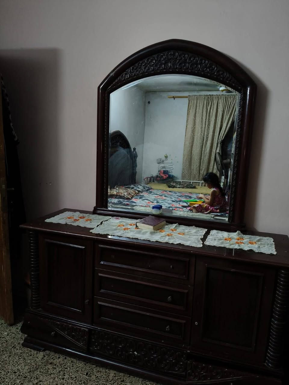 غرفه ماليزي نوع ثكيل الاصلي 
اي اضرار مابيهة سعر مناسب جدا 
حاليا مفتوحه وع الضمان تشدهة اي اضرار مابيهة 
السعر ١٧٥ مستعجل ع البيع مكان الغزاليه 
***********
