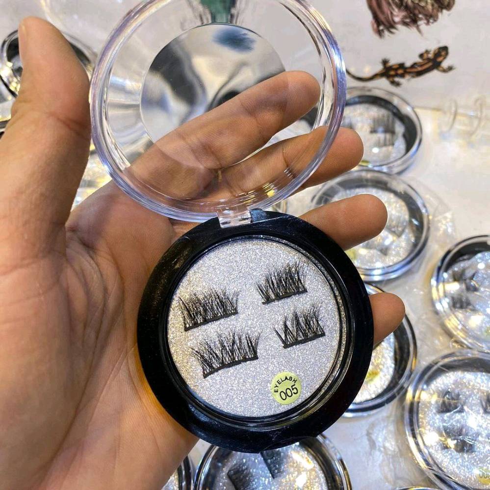 وصل الترند 🥰
اقوووى رموش مغناطسية المنتج الاكثر طلب
الرموش المغناطيسية 

☑️رموش مغناطيسية الأصلية
☑️رموش طبيعية   ♦️بدون لاصق ♦️
☑️ما تسببش حساسيه  للعيون 👀
☑️تستخدم اكثر من 200مرة 
وتتحكمين بيهم بي طريقة ترديهم طرفي او غيرها يصير
يتم تركبيها وازالتها بكل سهولة كل طبقة تحتوي على مغناطيس