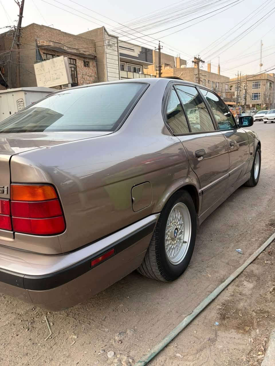 مسكر عدل • موديل ١٩٩٠ • جلد عسلي