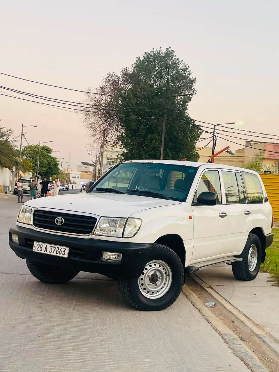 السلام عليكم لاندكروز مونيكا 2002 اصل
رقم نجف باسمي تحويل نفس اليوم سنويه وهزه جدد 

كير عادي مكينه 6 بانزين ادامه كامله من كلشي 

العنوان النجف الأشرف : *********** 

السعر 89 بيها مجال بسيط للشراي
