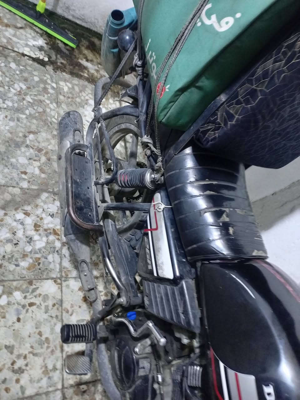 سلام عليكم دراجه دايون نفح جبلي للبيع او مراوس
دراجه نقص سلفر مجفته تشغيل هندر 

***********

اوراق كامله ٨

