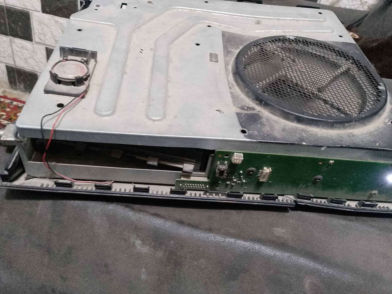 Xbox one f
السعر 65 الف مال باله
شغال بي مشكال مالته hd مكسوره 
مكاني مدينة الصدر 
رقمي *********** بغداد, العراق

