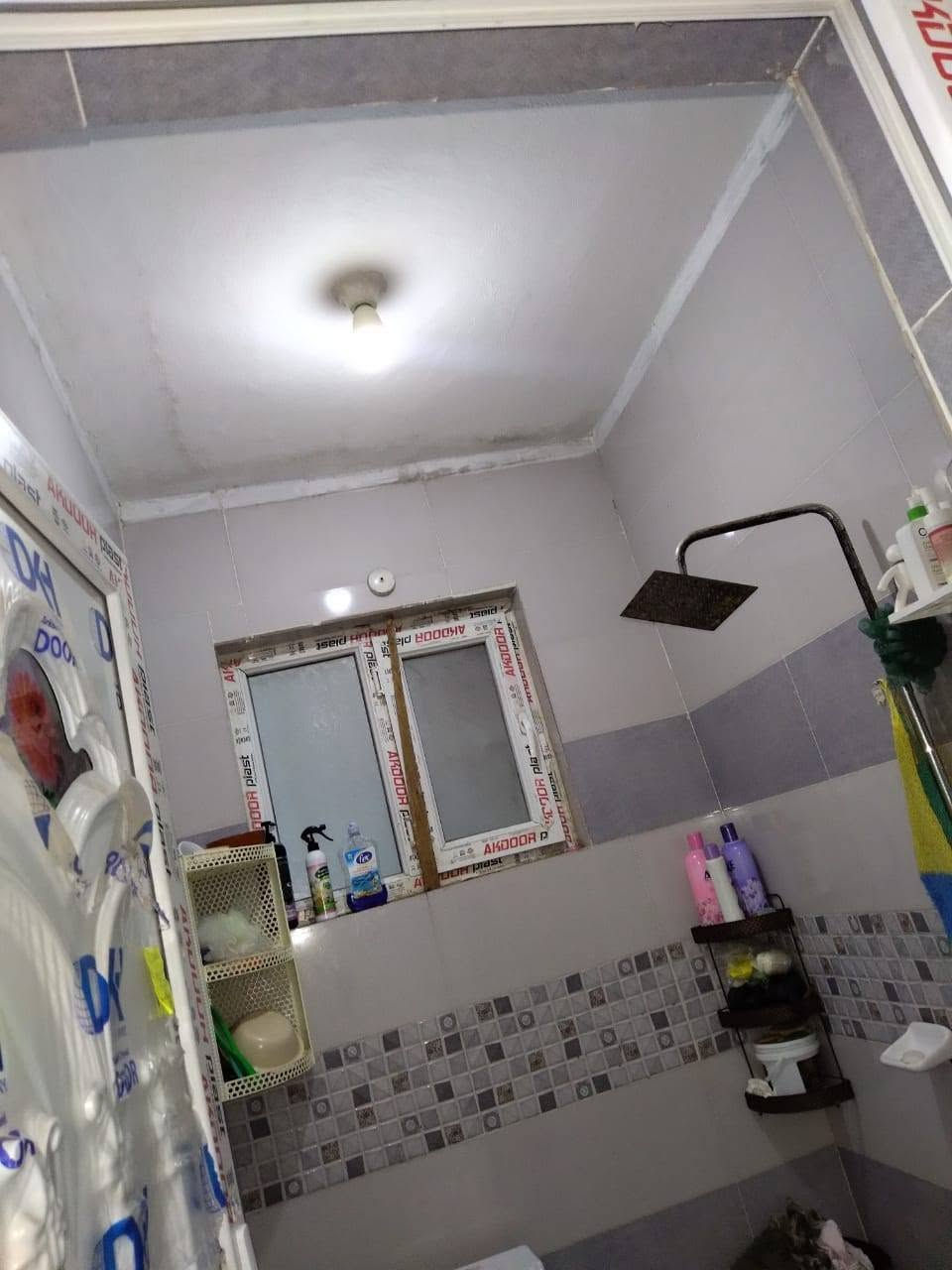 بعد الصلاة على محمد وآل محمد دار سكن طابو صرف مساحه 100 متر كامل الخدمات سعره مناسب التحرير قرب شارع 40 للاستفسار الاتصال *********** مكتب الياقوت التحرير الفلكه الأخيرة قرب المستوصف الجديد
