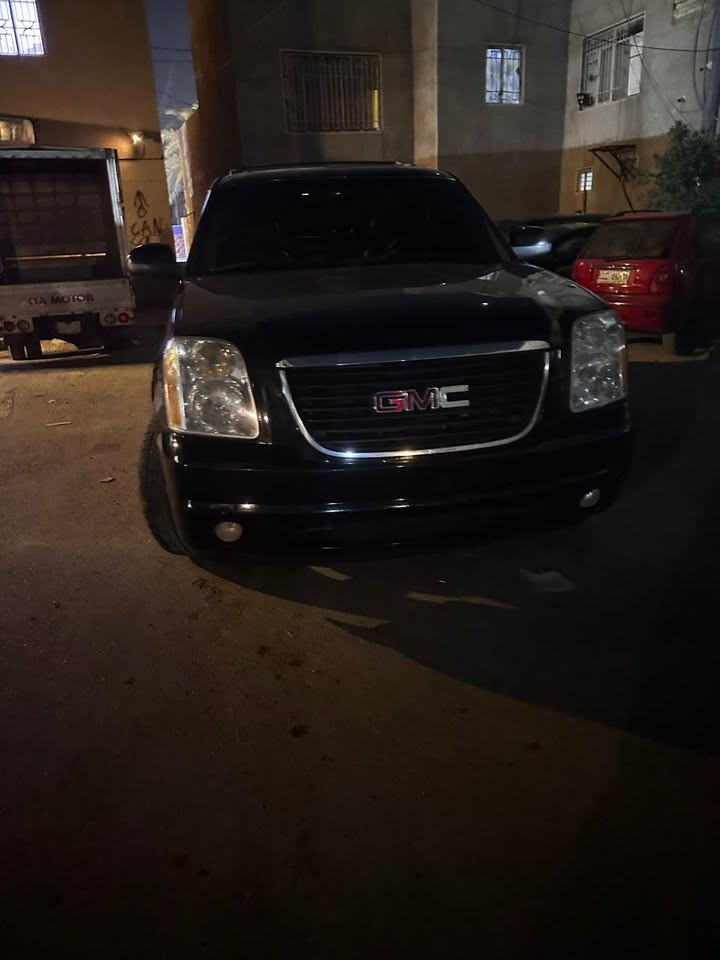جمسي يوكن ٢٠٠٨ للبيع
Slt 

فول مواصفات 

كشنات جلد 

تشغيل عن بعد

فتحة قماره 

شاشه 

صندوك كهرباء 

تحتوي على منظومه غاز 

تبريد قطعتين

كير حداديه مكينه مكفوله 

سنويه باسمي هزة جديده 

للاستفسار الاتصال على الرقم 

***********

***********

مكان السيارة بغداد
