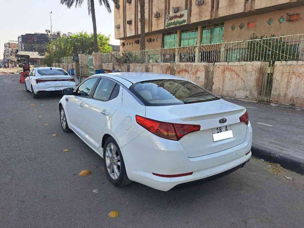 السلام عليكم
اوبتما 2012 خليجي 
مكينة 2000 دوش 
رقم بابل دولي سنوية مجددة لل 31
مكينة و كير مكفولات 
حدادية جديدة 
تبريد  قطعتين  امامي خلفي ثلج 
السيارة بيه مكانات صبغ اثر شخوط (ابيع حزام )
السيارة بدون حادث 
شواصي لغود وتكم مكفولات 
السعر 95 وبي مجال 
مكان السيارة الحلة / مركز المدينة 
للاستفسار الاتصال على
***********
