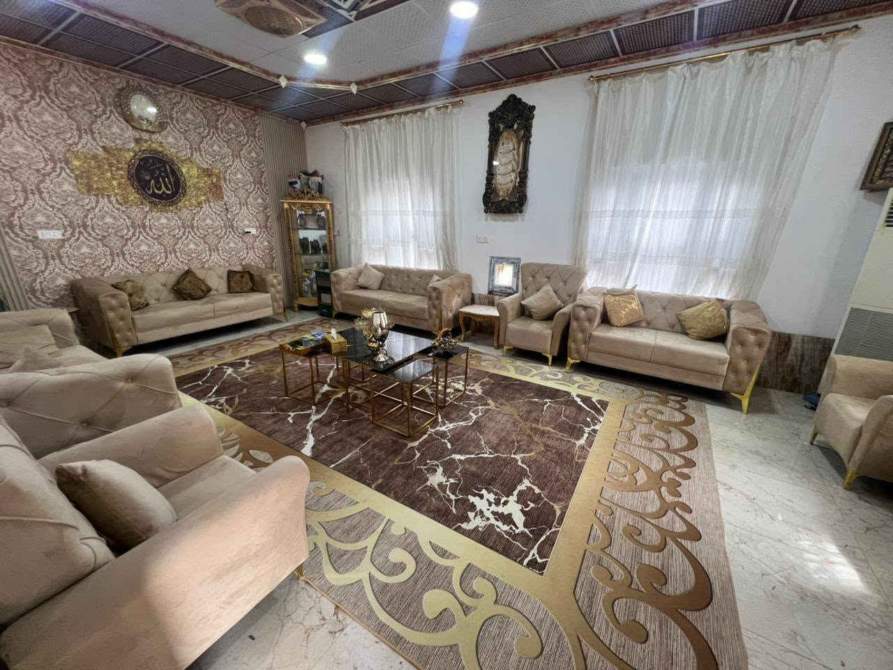 السلام عليكم ورحمة الله وبركاته دار للبيع زراعي مساحة قطعه ٥٠٠ متر بناء ١٨٥ يتكون من ٣ غرف نوم مطبخ وهول وربعه وصحيات حديقتين معه طاقه شمسيه العنوان العلم روتانا السعر ٧٨ مليون بي مجال شي قليل الشراي يتصل وحياكم الله ***********
