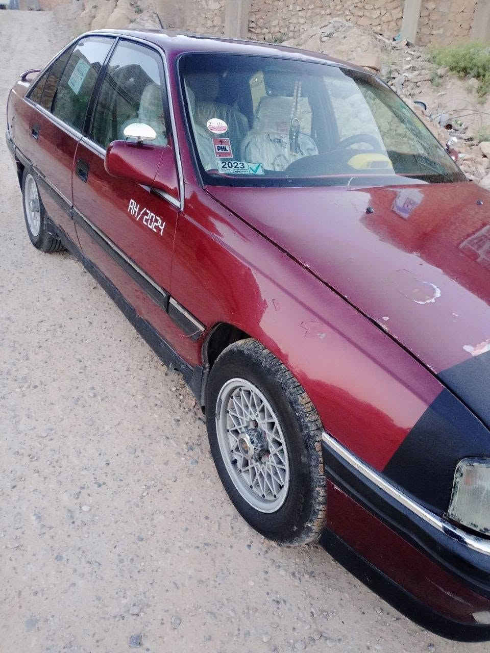 سلام عليكم سياره اوميكا موديل 93 محرك 2600 محرك  كير شرط كهربائيات  باتري جديد تخم تاير  جديد  اي خياس مابيها  سنويه ساقطه وسعر السياره 37  ومكاني قضاء حديثه حي الرفاعي للأستفسار مراسله خاص او الاتصال على الرقم ***********
