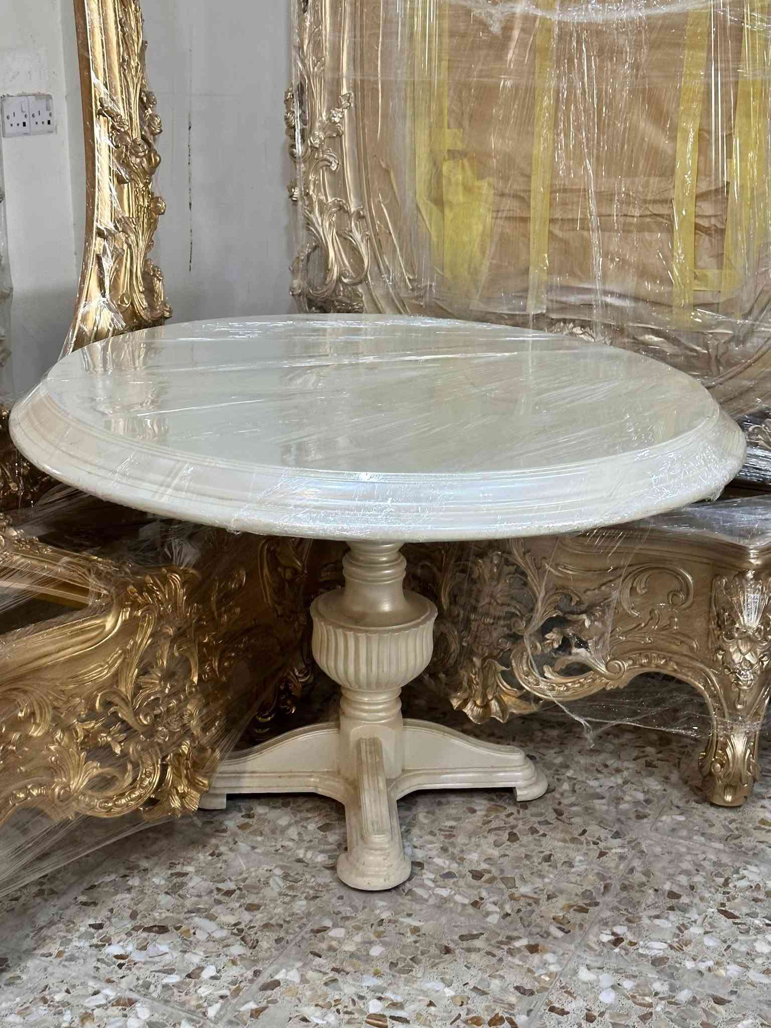 السلام عليكم
غراض تصفية معمل للبيع 
كرسي خشب مقطع ب٥٠
الميز تواليت والكومديات ويه المرايه ب٦٠٠ 
الكومديات ثنينهم ب١٥٠ والواحد ب٧٥ 
الميز تواليت ويه المرايه ب٤٥٠
الشازلون على حاله ب٣٥٠
سيت الماصات ب٩٥ 
الكراسي الملكيات دوشمة حمرة ب١٦٠
ميز الطعام الدائري مع ٤ كراسي زيتوني ب٣٥٠
الفاترينا  او البوفيه بدون جام ب٣٥٠
الغرفه البيضه بمليونين ونص 
كرسي هزاز خشب زان ب٢٥٠
اوراق ذهب ايطاليه ب٣٠ الف ١٠٠ قطعة 
ورق فضي ب١٥ 
ورق ذهبي كازاخستاني ب٢٥
