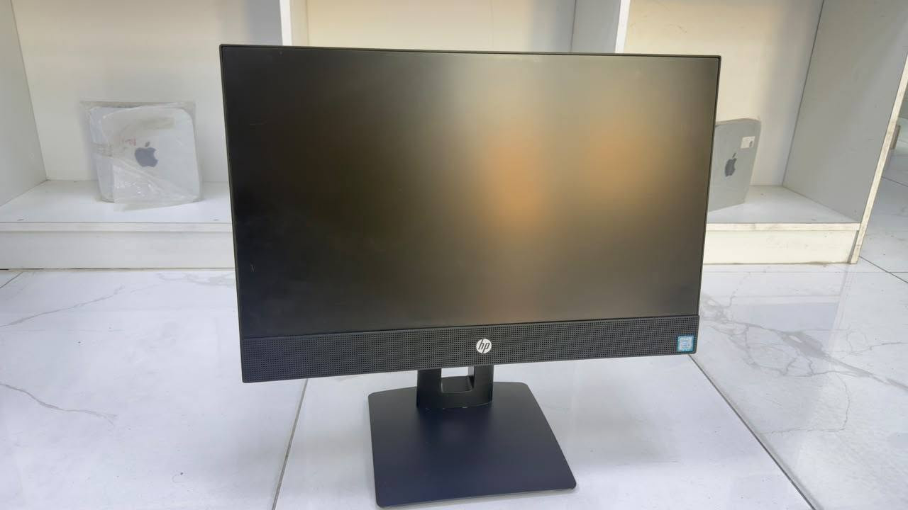 🔥 قوي، أنيق، ويتحمل أعتى المهام! 🔥
احصل على الجهاز التكاملي HP ProOne 600 G4 (All-in-One) بتصميم أسود مطفي (Matt) يجمع بين قوة الأداء ولمسة الفخامة المكتبية.
🎯 مثالي ومناسب تماماً لـ:
نقاط البيع (الكاشيرات) والسوبرماركت والأسواق التجارية.
العيادات الطبية، الصيدليات، والمراكز الصحية.
مكاتب الاستقبال (الريسبشن) والشركات لإضفاء مظهر عصري ومنظم.
💡 المواصفات الفنية:
المعالج: Intel Core i5 (الجيل الثامن) — أداء ممتاز وموثوق للعمل المكتبي والمهام اليومية.
الذاكرة العشوائية (RAM): سعة 8GB (قابل للزيادة والتطوير بسهولة).
التخزين: SSD بسعة 256GB — سرعة فائقة في التشغيل ونقل البيانات.
الشاشة: بحجم 22 بوصة تدعم اللمس الكامل لسهولة وسلاسة في الاستخدام.
المظهر: لون أسود مطفي فخم يناسب المكاتب والشركات والمنازل.
💰 السعر: 570 ألف دينار عراقي فقط
(السعر شامل القاعدة الأصلية + التوصيل)
📞 للطلب والاستفسار:
تواصل معنا عبر رسائل الصفحة مباشرة
أو عبر الواتساب: ***********
📍 موقعنا: بغداد — شارع الصناعة — مجمع الرياش — مكتب اليسر
