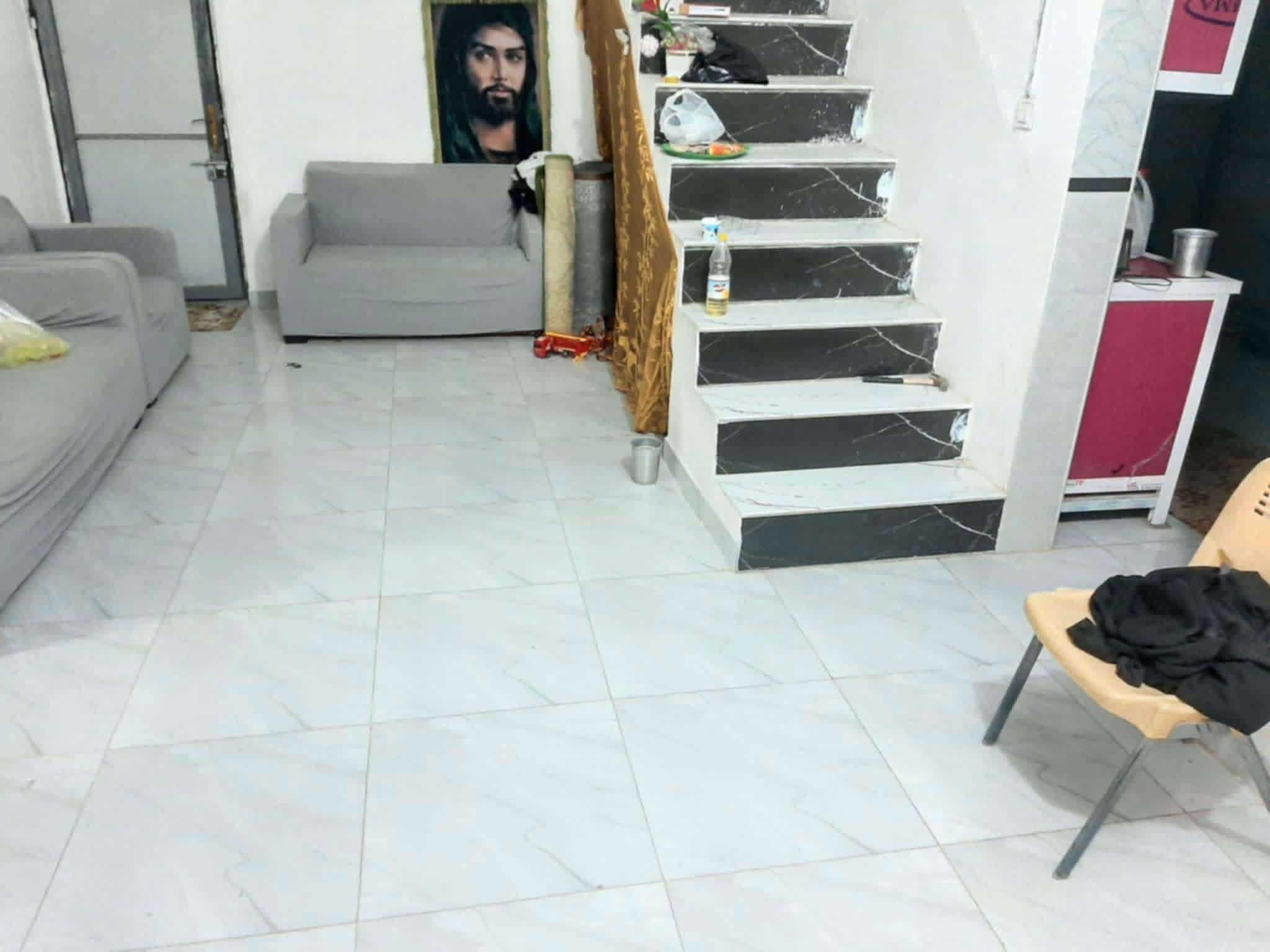 سلا عليكم متابعني. يالله يارزاق
قطعه ارض مساحه 1250طابو زراعي سند 25تحتوي ع 3بيوت 

ألبيت الواحد 200. 🏣 
                           ::::''البيت ثالث 100🏣
البيت ثاني 200🏣
  
                          وتحتوي ع حديقه داخل المزرعه 🏝️

غرفتين وصاله وستقبال وتخاريج.جاهز من كلشي سقوف ثانويه

 اساس صب وسقف صب

غرفتين وصاله وستقبال وتخاريج.جاهز من كلشي سقوف ثانويه

كوفه شارع معمل الموز  علوت الفحل شارع الفلل. 

للستفسار اتصل عل الرقم *********** وتساب
