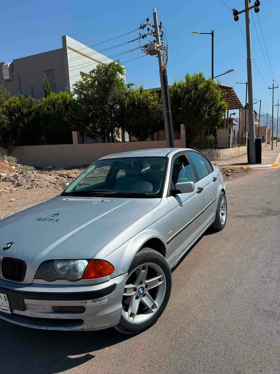 BMW  
گێر تۆماتیک 
گێرو مەکینە بەشەرت
تەبرید بە شەرت
موسو براوە بە شەرت
بۆیاخی نیە
 ڕانیە / ***********
