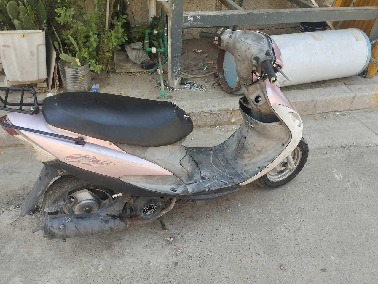 السلام عليكم للبيع بيها  الكابريتر ب350وبيها مجال 
مدينه الصدر ***********
