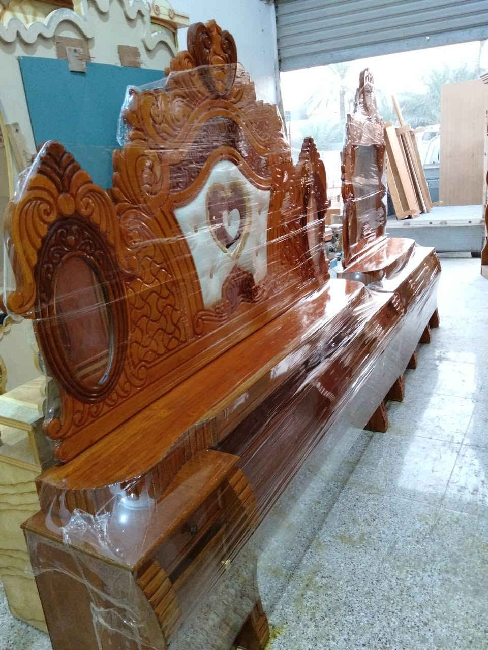 السلام عليكم غرفة للبيع 6باب طابقين صاج داخل خارج حطاطه توصاه غرفه فول ضخامه نظيفه السعر 850 الف وبيه مجال العنوان كاطون الرازي شارع ابو رباح قرب جامع أسماء الله الحسنى مزاد ابو كرار الغريباوي ***********
