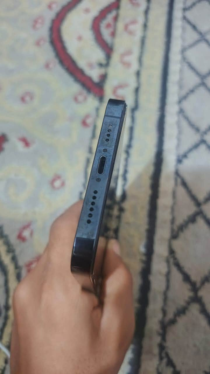 ايفون ١٢ برو ماكس • للبيع • واتساب