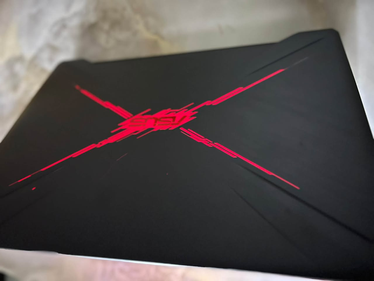 💻 ASUS TUF Gaming FX505GD للبيع

• i5-8300H
• GTX 1050 4GB 🎮
• RAM 8GB
• M.2 SSD + HDD 1TB ⚡
• شاشة 15.6 FHD
• Windows 11
• الجهاز نظيف ومستخدم قليل جدا شاحنته الاصليه مالته ويا 

📍 بغداد
💬 السعر *********** اتصل

نص مكتوب في الصور:
- أداة تشخيص DirectX النظام جهاز العرض 1 جهاز العرض 2 الصوت إدخال الجهاز برامج التشغيل الاسم: NVIDIA GeForce GTX 1050 الشركة المصنعة: NVIDIA نوع الشريحة: NVIDIA GeForce GTX 1050 نوع DAC: Integrated RAMDAC نوع الجهاز: جهاز العرض بالكامل إجمالي الذاكرة التقريبي: 8039 MB ذاكرة العرض (VRAM): 4018 MB الذاكرة المشتركة: 4021 MB ميزات DirectX تسريع DirectDraw: ممكن تسريع Direct3D: ممكن تسريع مادة تخطيط: ممكن تسريع DirectX 12 Ultimate: معطل ملاحظات لم يتم العثور على مشاكل تعيينات الصفحة التالية حفظ كافة المعلومات... إنهاء
- أداة تشخيص DirectX
- النظام جهاز العرض 1 جهاز العرض 2 الصوت الصوت إدخال
- تقدم هذه الأداة معلومات تفصيلية حول مكونات DirectX وبرامج التشغيل المثبتة على النظام.
- في حالة معرفتك بالمنطقة التي تسبب المشکل، انقر فوق علامة التبويب المناسبة أعلاه. وإلا، يمكنك استخدام الزر "الصفحة التالية" أدناه لزيارة كل صفحة على التوالي.
- معلومات النظام
- التاريخ/الوقت الحالي: Thursday, 1 October 2026, 12:21:38 am
- اسم الكمبيوتر: عبد الرحمن
- نظام التشغيل: Windows 11 Home Single Language 64-bit (10.0, Build 26200)
- اللغة: English (الإعدادات الإقليمية: English)
- الشركة المصنعة للنظام: ASUSTeK COMPUTER INC.
- طراز النظام: TUF Gaming FX505GD_FX505GD
- BIOS: FX505GD.308
- المعالج: Intel(R) Core(TM) i5-8300H CPU @ 2.30GHz (8 CPUs), ~2.3GHz
- الذاكرة: 8192MB RAM
- ملف الصفحة: يوجد 6757 ميغابايت مستخدمة و 8454 ميغابايت متوفرة
- إصدار DirectX: DirectX 12
- البحث عن تواقيع رقمية لـ WHQL
- Unicode Copyright © Microsoft. All rights reserved ت-DxDiag 10.00.26100.9278 64
- إنهاء
- حفظ كافة المعلومات...
- الصفحة التالية
- تعليمات